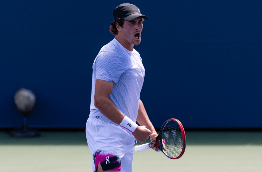 João Fonseca perde de 22º do mundo em jogo de trocação e cai na 2ª rodada do US Open João Fonseca perde de 22º do mundo em jogo de trocação e cai na 2ª rodada do US Open