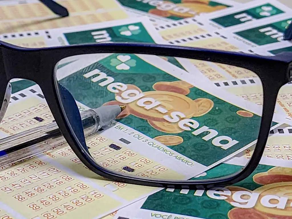 Mega-Sena acumula novamente e prêmio principal vai para R$ 65 milhões