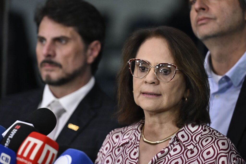 STF: Moraes autoriza senadora Damares a visitar Bolsonaro na véspera de julgamento