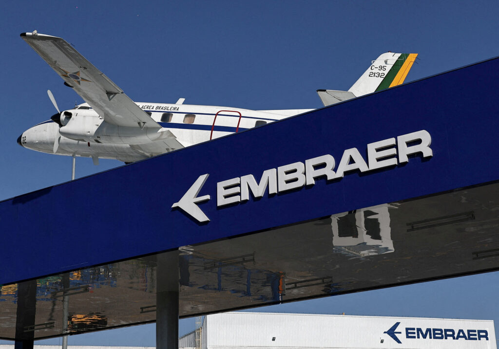 Ação da Embraer (EMBR3) cai após greve em fábrica – mas analistas veem solução rápida