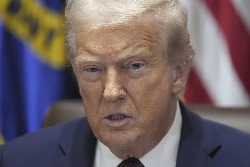 Trump avalia ataques contra cartéis na Venezuela, diz TV americana | Mundo