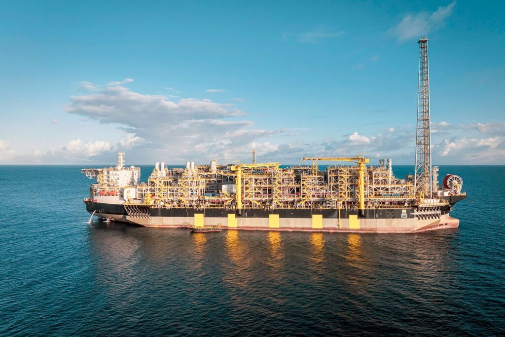 Com petróleo mais baixo, Petrobras precisa de mais austeridade, mas deve seguir com exploração, diz diretor