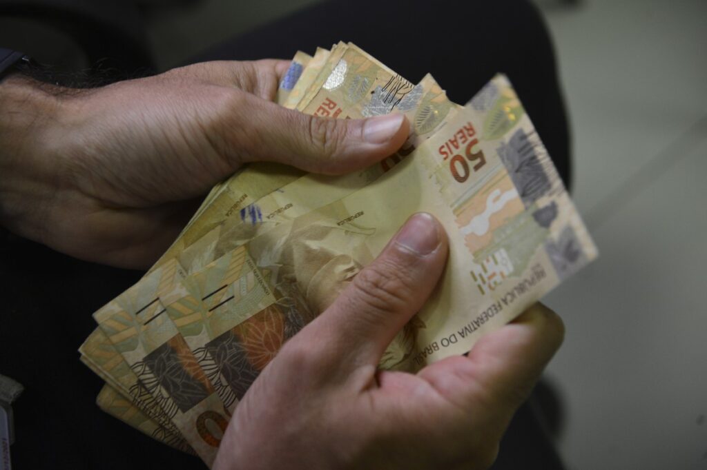 Servidores pedem reajuste de 35% no auxílio e rejeitam oferta do governo | Brasil Servidores pedem reajuste de 35% no auxílio e rejeitam oferta do governo | Brasil