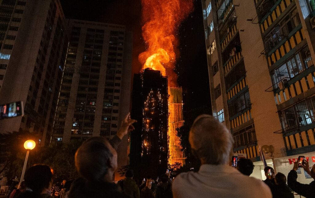 China lança inspeção de segurança para incêndios após tragédia em Hong Kong | Mundo China lança inspeção de segurança para incêndios após tragédia em Hong Kong | Mundo