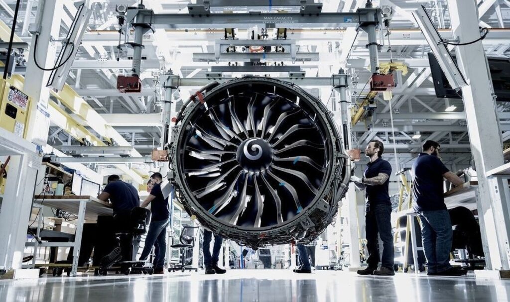 GE Aerospace fecha acordos para vender motores para Emirates e Flydubai GE Aerospace fecha acordos para vender motores para Emirates e Flydubai