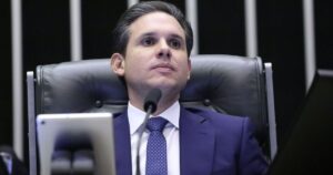 Hugo vê momento inoportuno e pretende segurar votação de anistia