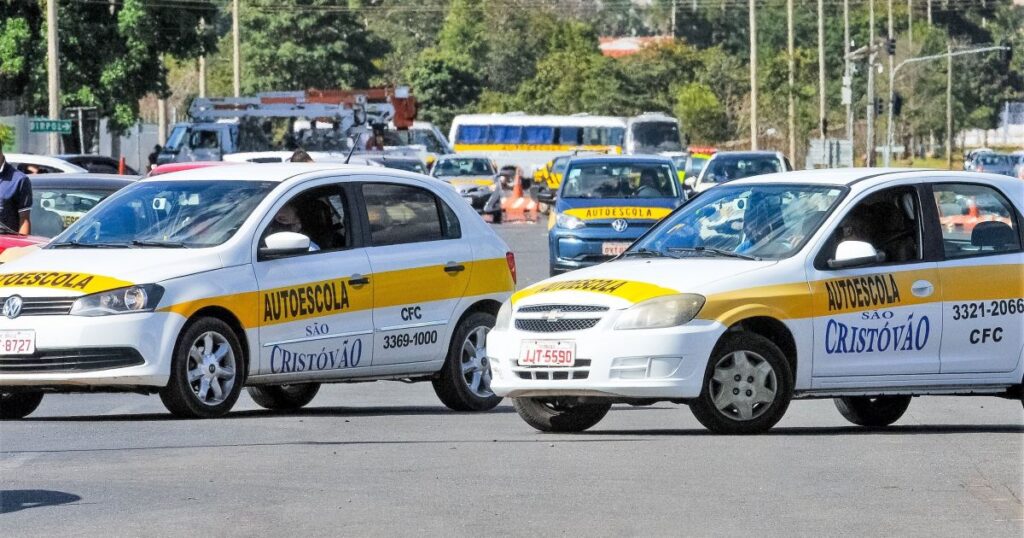 CNH sem autoescola: especialistas alertam sobre impactos na segurança CNH sem autoescola: especialistas alertam sobre impactos na segurança