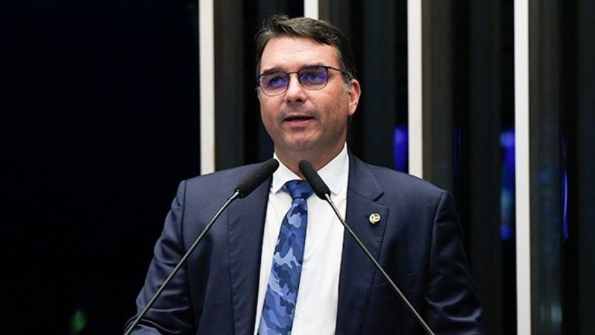 Governadores mantêm planos para 2026 após indicação de Flávio Bolsonaro à Presidência