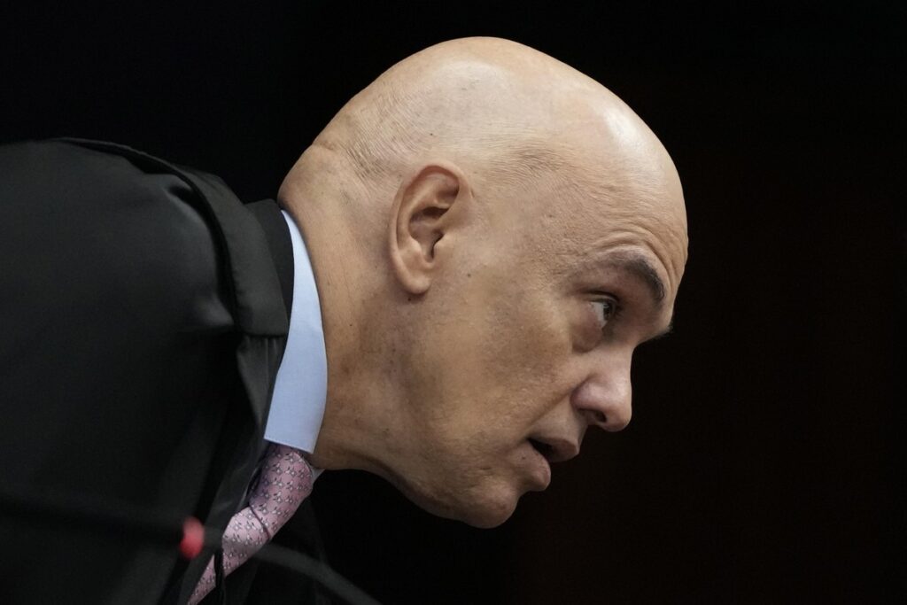 Moraes pede informações sobre hospital antes de decidir sobre cirurgia de Bolsonaro | Política