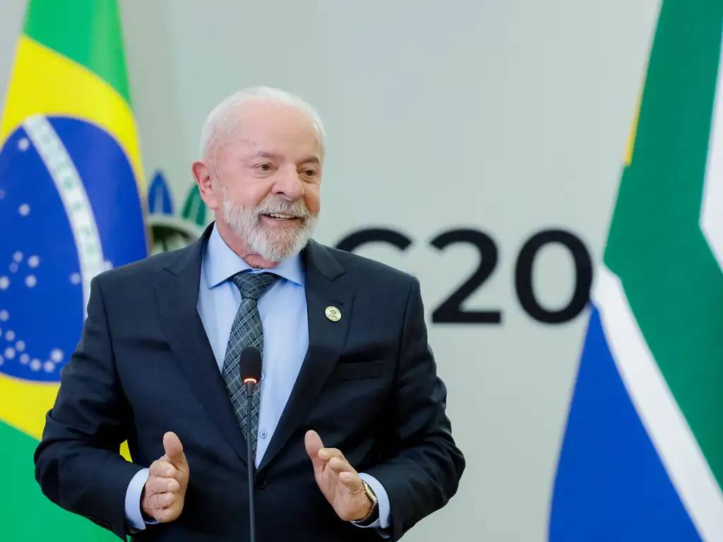 Projeto de reestruturação de cargos do governo Lula tem despesa estimada de R$ 4,2 bi Projeto de reestruturação de cargos do governo Lula tem despesa estimada de R$ 4,2 bi