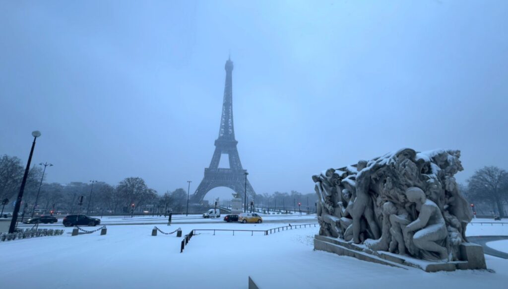Nevasca na França paralisa transportes, cancela voos e pressiona sistema de energia Nevasca na França paralisa transportes, cancela voos e pressiona sistema de energia