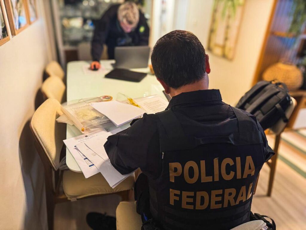 PF apreendeu R$ 645 mil em espécie e veículos avaliados em R$ 16 milhões em nova operação no caso Master | Finanças PF apreendeu R$ 645 mil em espécie e veículos avaliados em R$ 16 milhões em nova operação no caso Master | Finanças