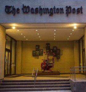 CEO do Washington Post deixa jornal após demissões em massa | Mundo