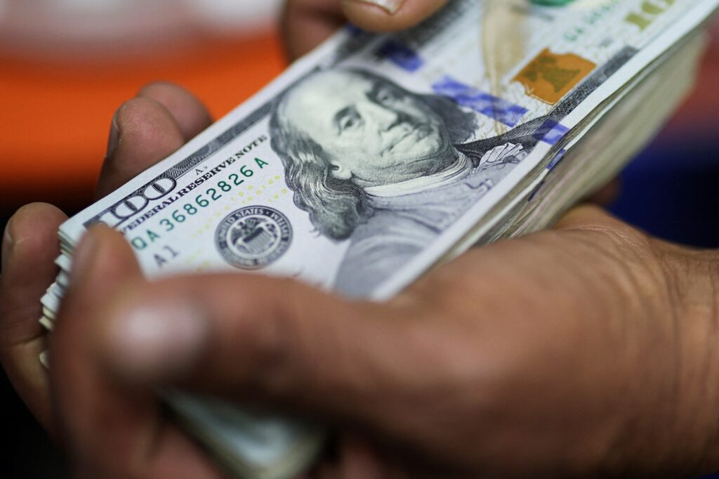 Dólar hoje recua a R$ 5,15, por fluxo estrangeiro e queda da moeda no exterior Dólar hoje recua a R$ 5,15, por fluxo estrangeiro e queda da moeda no exterior