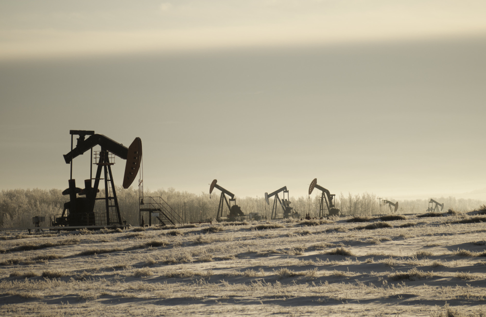 Petróleo fecha em queda e WTI perde mais de 7%, com andamento de negociações EUA-Irã