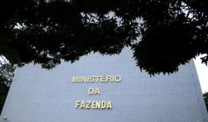 Fazenda vê brechas para ocultação de patrimônio em contas e pede aperto de regras
