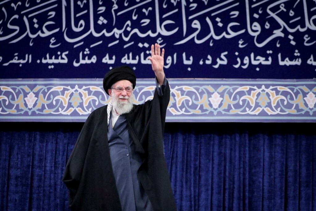 Líder supremo do Irã e presidente iraniano são alvos de ataques de EUA-Israel, diz oficial israelense | Mundo