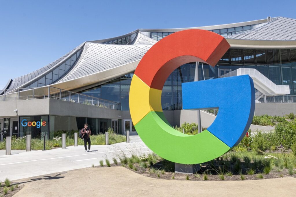 Lucro da Alphabet, dona da Google, sobe 30% no 4º trimestre, mas previsão de gastos assusta investidores | Empresas