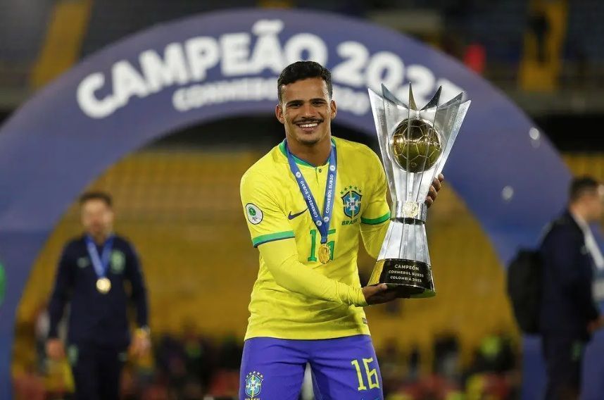Alex Sandro, do Flamengo, é cortado e Kaiki é convocado para a Seleção Alex Sandro, do Flamengo, é cortado e Kaiki é convocado para a Seleção