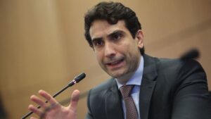 Galípolo: BC vê alta da inflação e desaceleração do PIB com guerra no Irã
