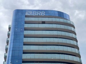 Governo do DF se prepara para pedir R$ 3,3 bi ao FGC como opção para socorrer o BRB