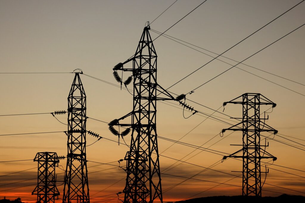 Justiça homologa acordo que libera entrada da Âmbar no controle da Amazonas Energia