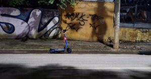 MP dá 60 dias para prefeitura de BH explicar uso indevido de patinetes