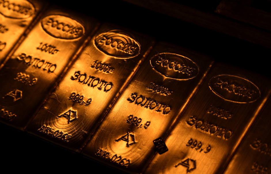 Ouro fecha em queda de 4% com dólar dólar forte em meio ao conflito no Oriente Médio