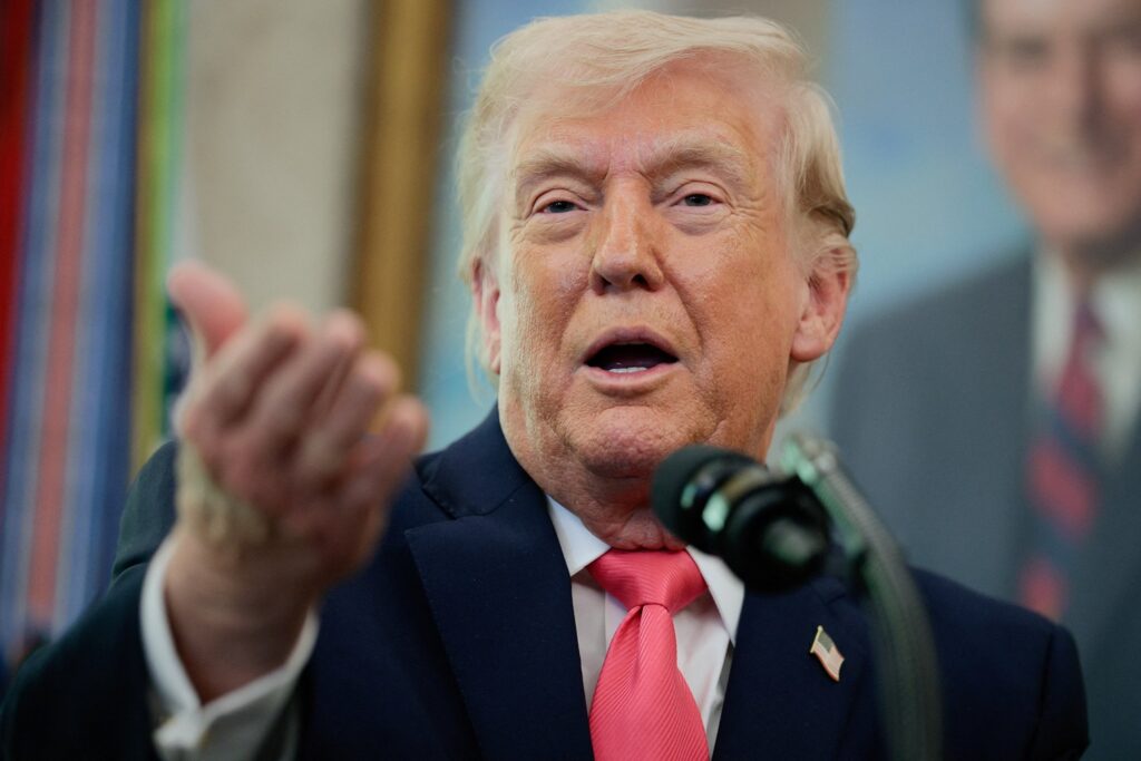 Trump diz que forças dos EUA seguirão na região “até que o acordo seja cumprido”