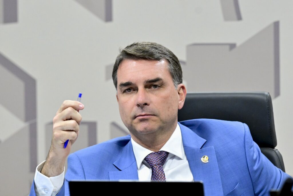 Flávio Bolsonaro muda estratégia e passa a defender ‘CPI do Master já’ | Política