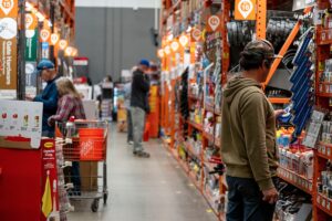Home Depot tem queda no lucro e vê consumidores adiando grandes reformas