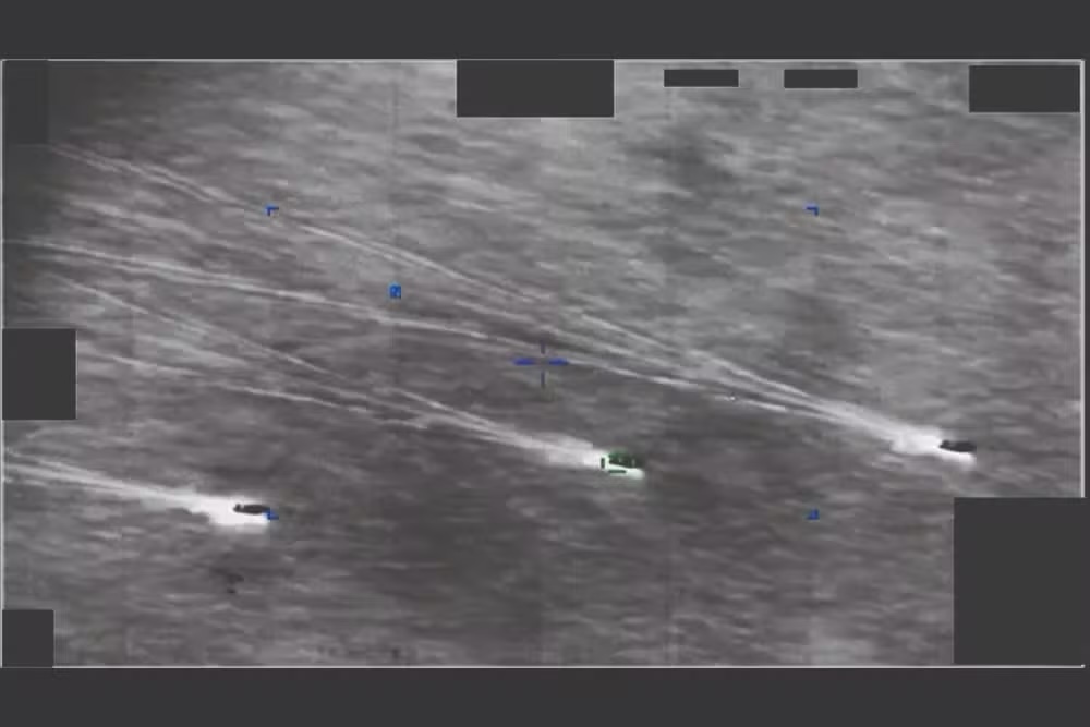 Pentágono divulga novas imagens sobre OVNIs com relatos de “orbes verdes”