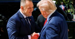 Presidente polonês agradece a Trump pelo envio de tropas americanas