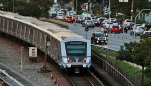 Falha no sistema de portas causa lentidão em 3 linhas do Metrô de São Paulo | Brasil