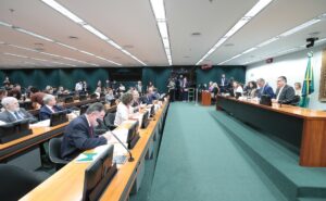 PEC que reduz maioridade cria dilema para Lula | Pergunte aos dados